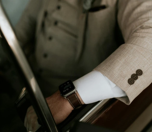 Smartwatch luxe et conducteur chic